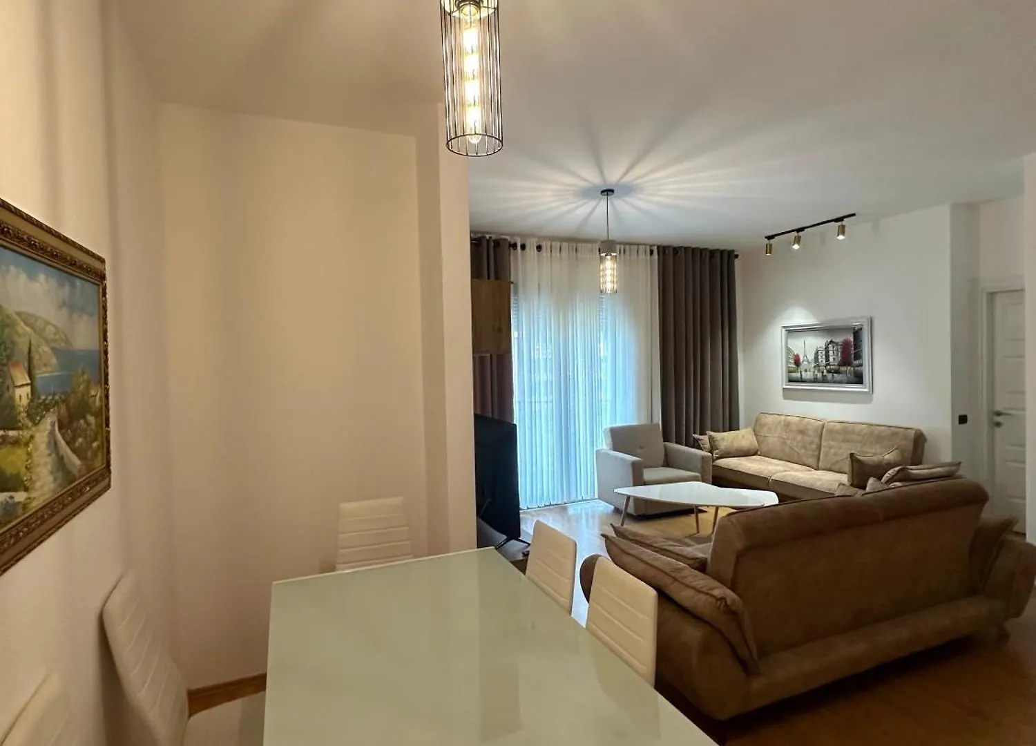 Lake Escape - Home 2 Tirana Apartman